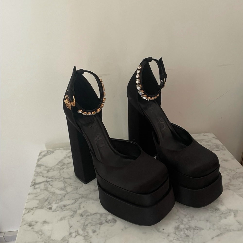 VERSACE MEDUSA AEVITAS PLATFORM PUMPS